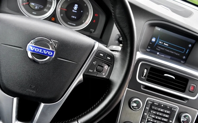 Volvo S60 cena 35900 przebieg: 240000, rok produkcji 2011 z Ujście małe 436